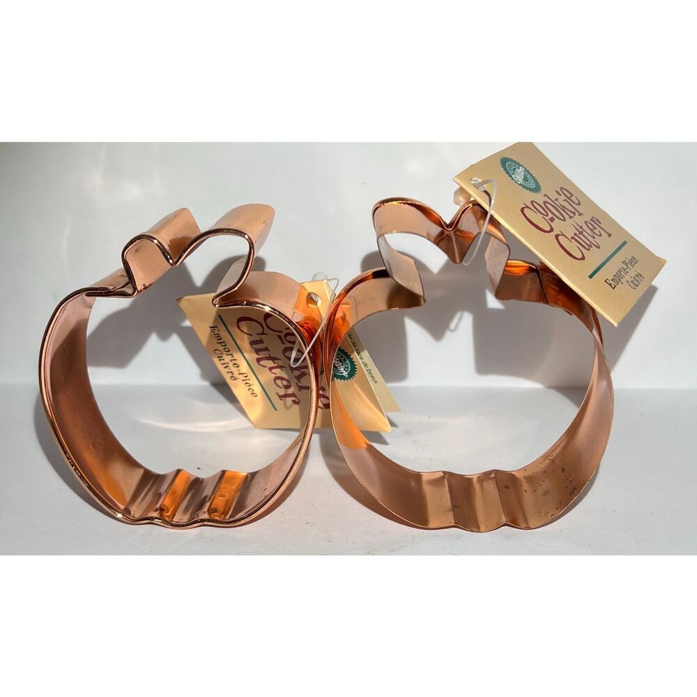 NWTO copper cookie cutters Set of 2￼
Apple shape